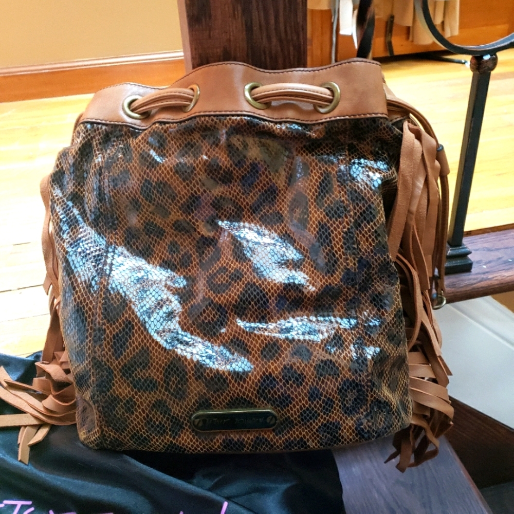 Satchel/hobo style betsey johnson